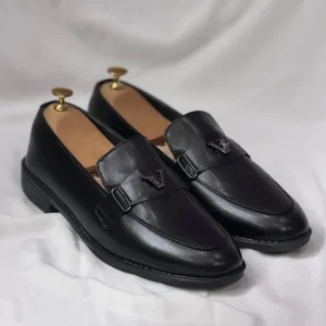 V Buckle Stylish Tassel Black