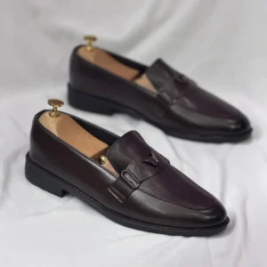 V Buckle Stylish Tassel Chocolate